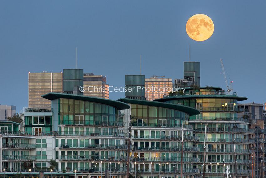 Moon Over The City, London
